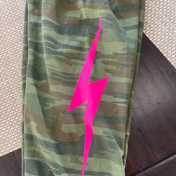 Aviator Nation Green Camo Joggers with Pink Lightning Bolt - NWOT - Picture 4 of 4